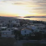 Stephanie's Place - Charming With Sea View Apartment *